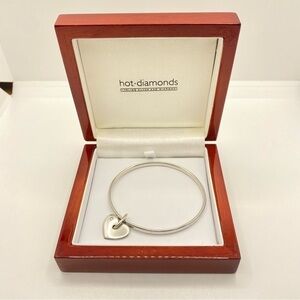 HOT Diamonds Silver Sterling And Diamonds Heart Charm Bangle Bracelet With Box